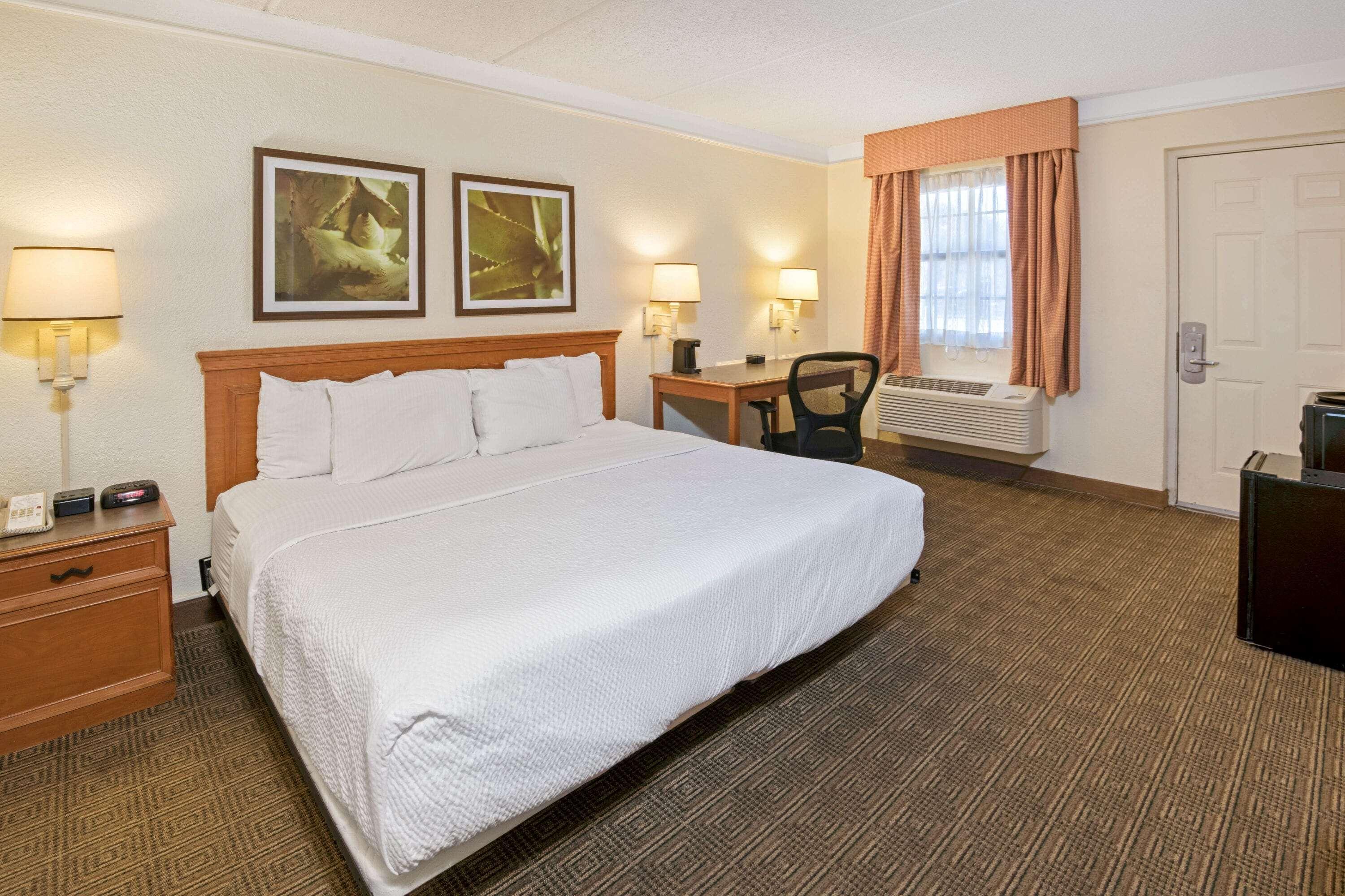 La Quinta Inn By Wyndham San Antonio Market Square Экстерьер фото