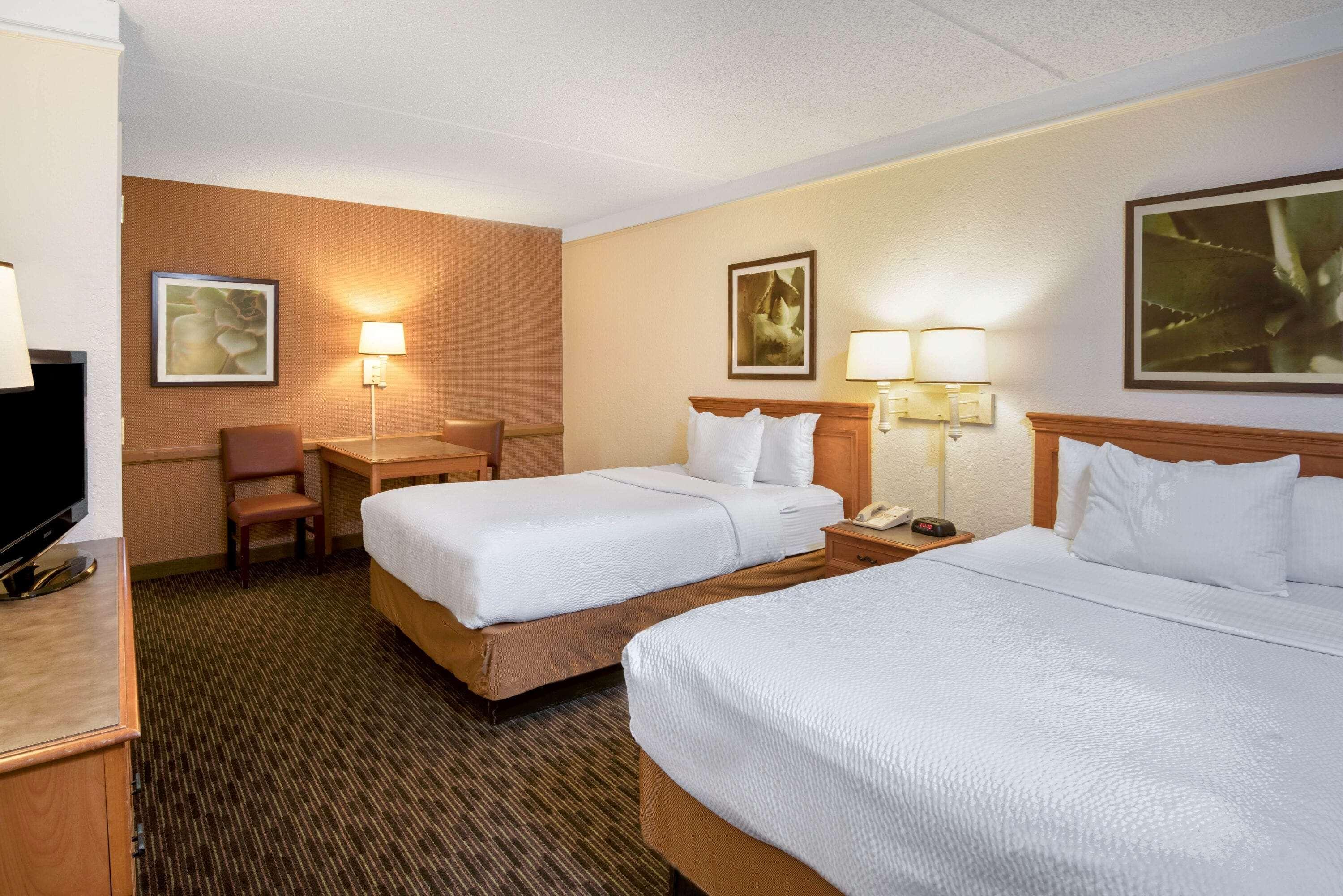 La Quinta Inn By Wyndham San Antonio Market Square Экстерьер фото